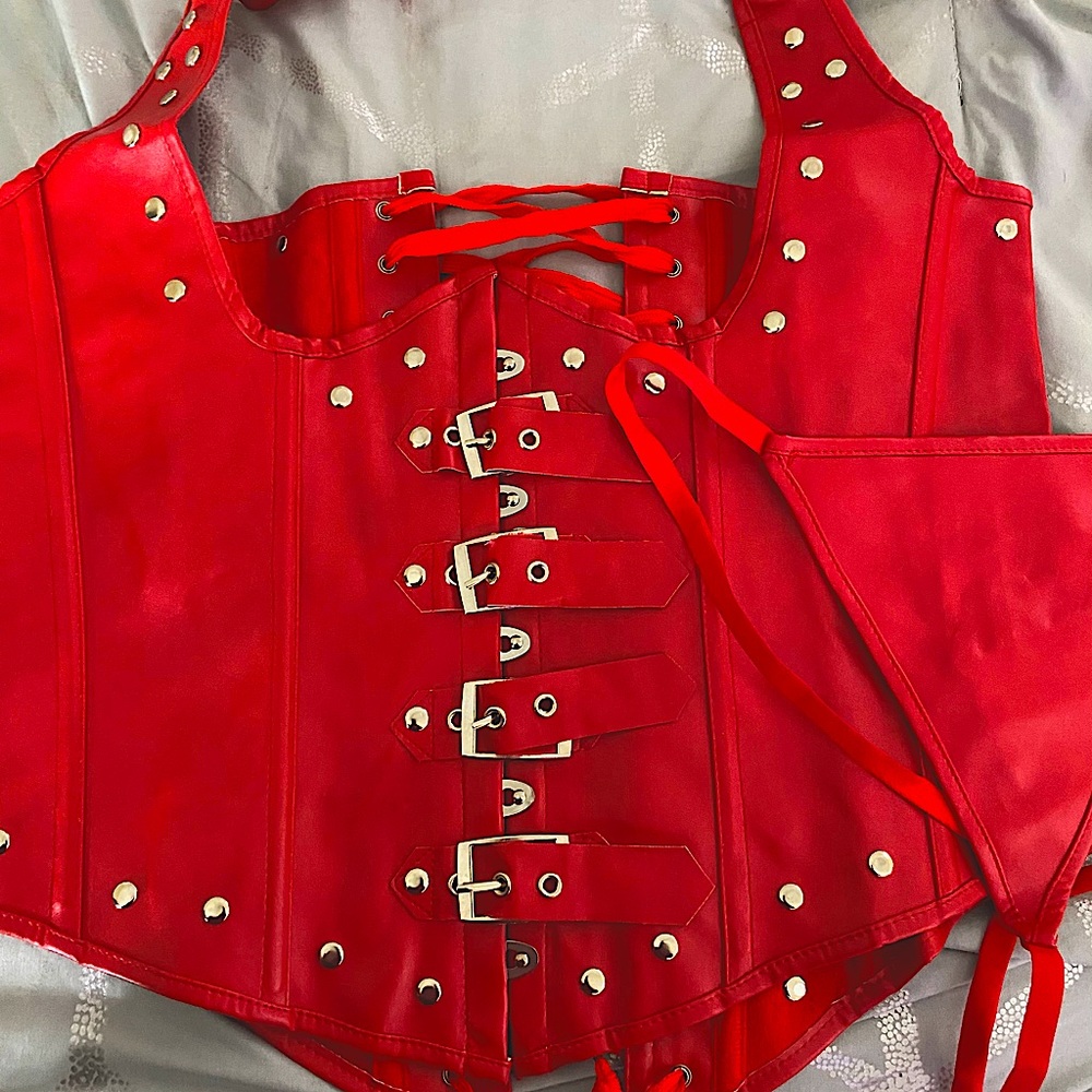 Brand new corset plus thong